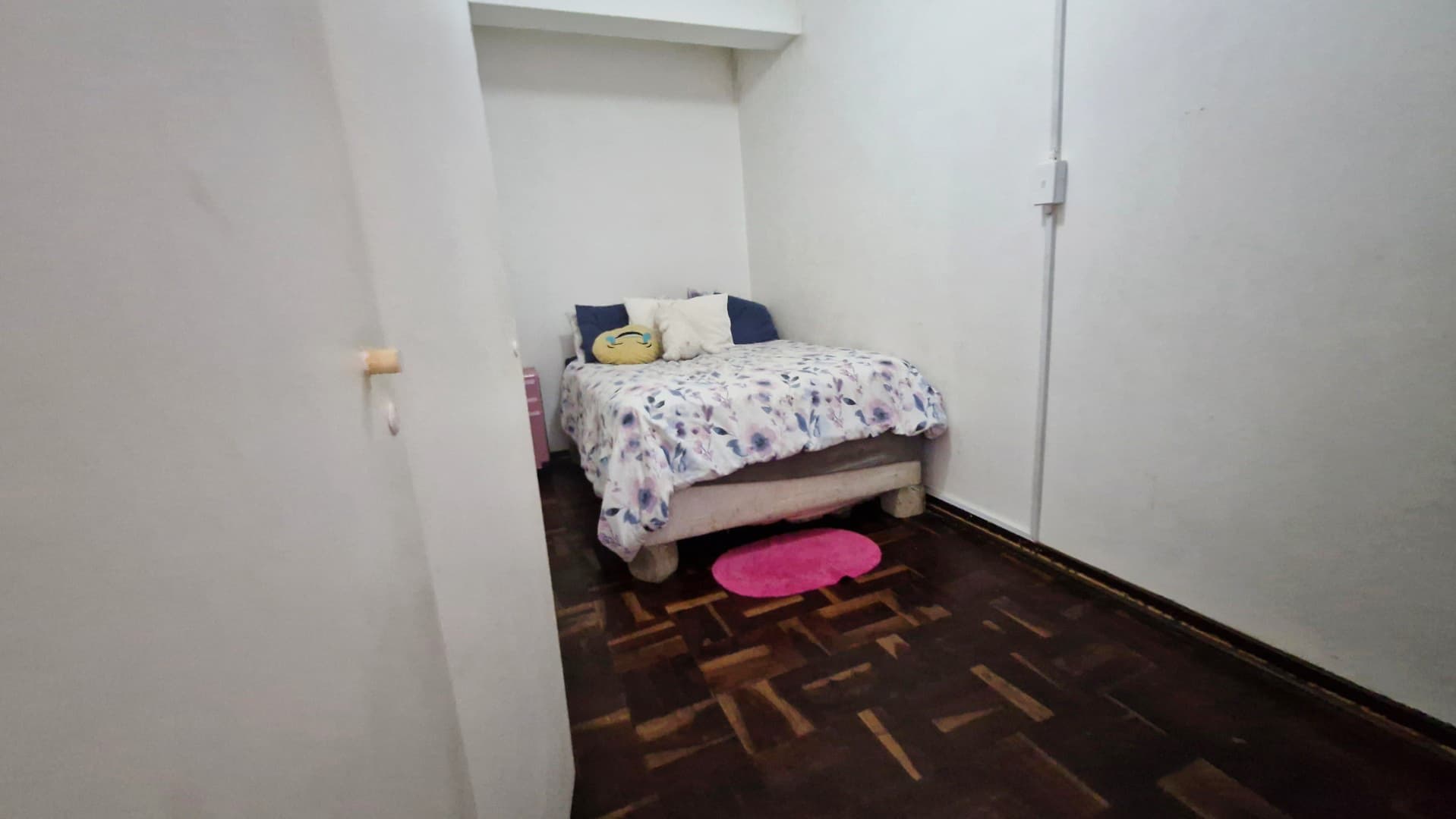 A cosy bachelor apartment is waiting for your personal touch!